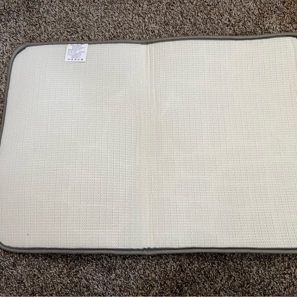 NEW BATHROOM RUG GREY COLOR - Picture 6 of 8